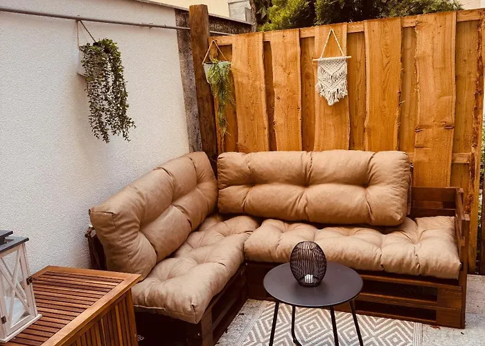 Appartement Urban Hideaway Cozy Loft, Courtyard And Ac