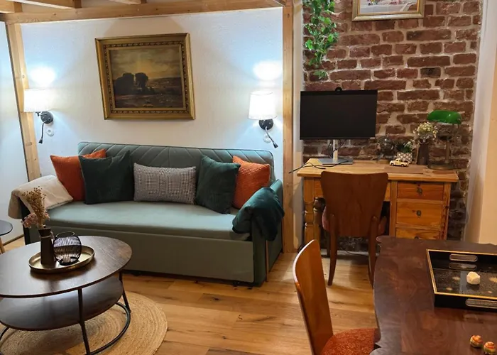 Urban Hideaway Cozy Loft, Courtyard And Ac *
